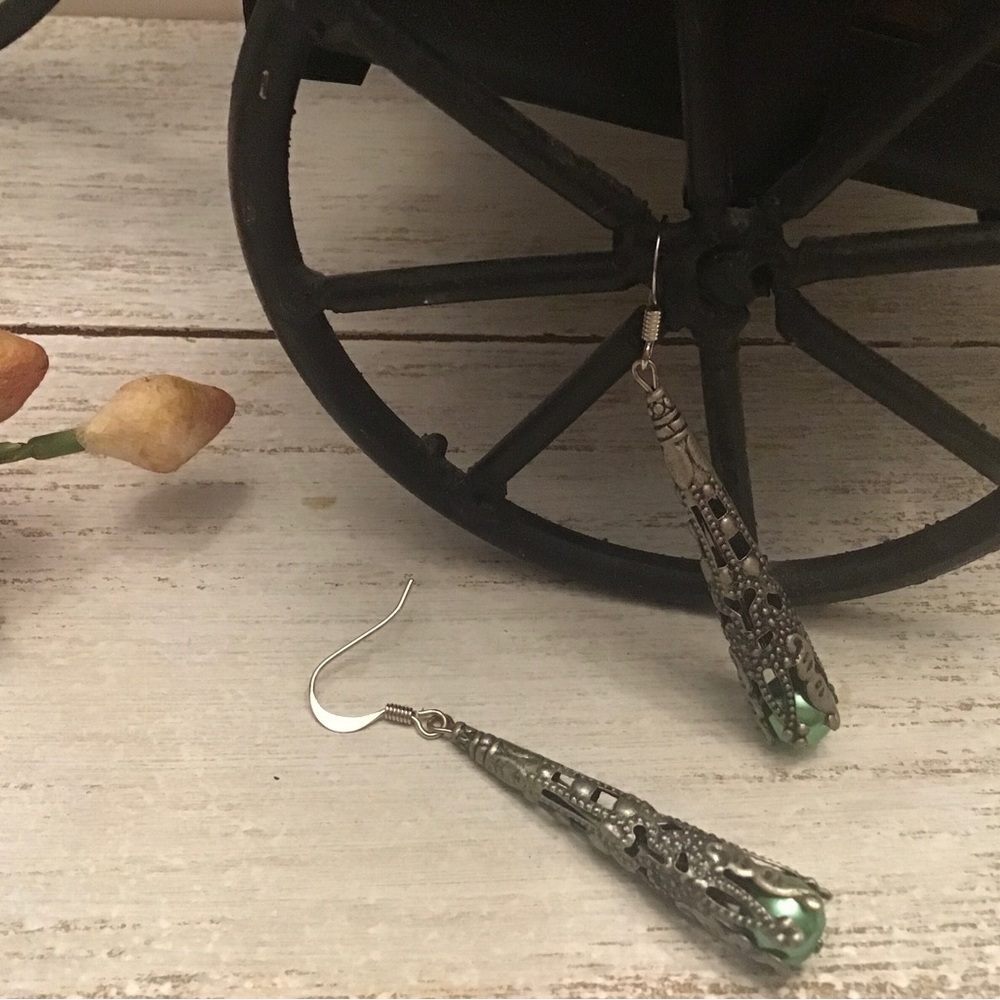 Dangle Earrings - Picture 5 of 6